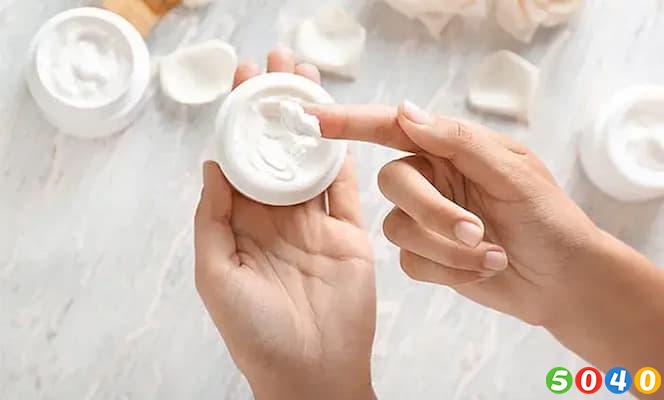 کرم مرطوب کننده پوست-5040