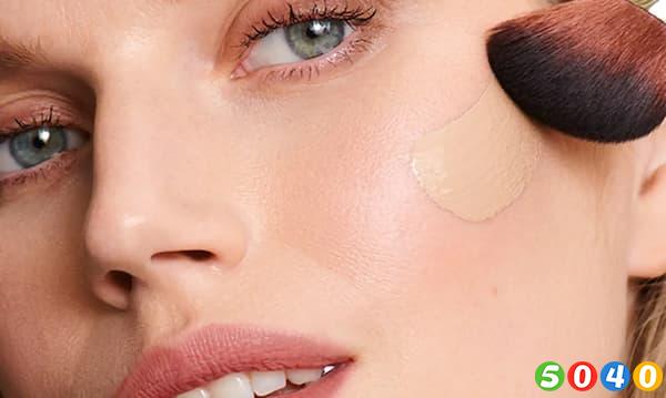 آرایش پوست با دی‌دی کرم پوشش‌دهی سبک-5040