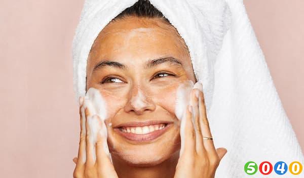 بهترین روتین پوستی برای پوست چرب در سال ۱۴۰۴-5040