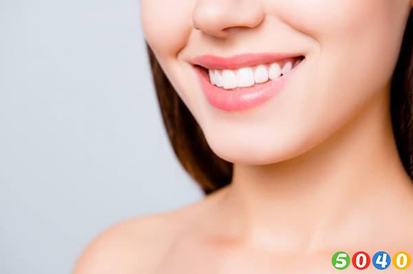 نتیجه سفید شدن دندان پس از استفاده از پودر گیاهی شوروب-5040